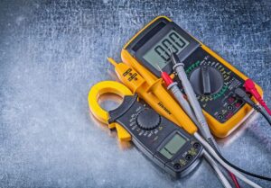 Fluke electrical voltage tester with .000 reading.
